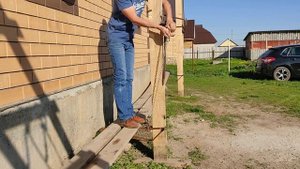 Простой подъемный механизм для строительных лесов.