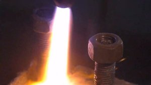 Тепловые сети! Работаем резаком! Срезать гайку, чтобы резьбу не испортить! Работы , своими руками!