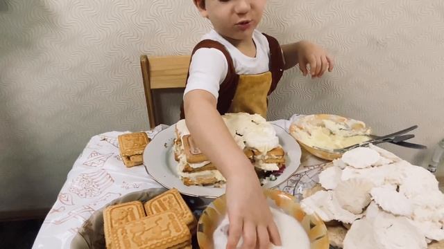 Как сделать Быстрый торт из печенья и зефира, мой первый огромный торт смотреть онлайн