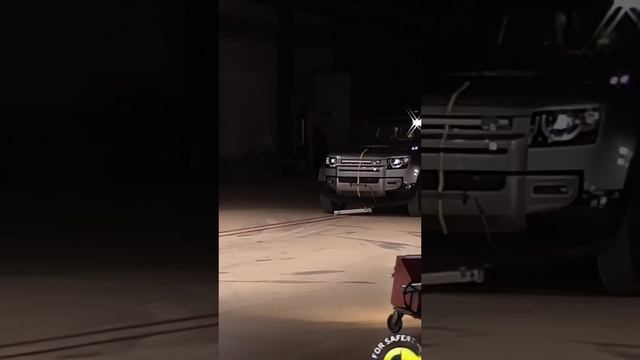 Land Rover Defender crash test ⭐⭐⭐⭐⭐ смотреть онлайн