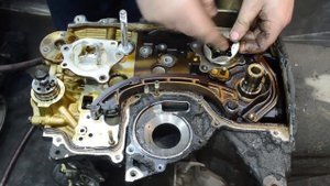 Разбор двигателя 1SZ-FE , как снять муфту vvti не снимая лобовой и распредвалов