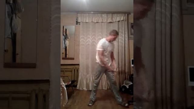 Жонглирование 3 предметами.