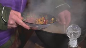 Попробуй! Плов из куриных сердечек и салат Ачичук