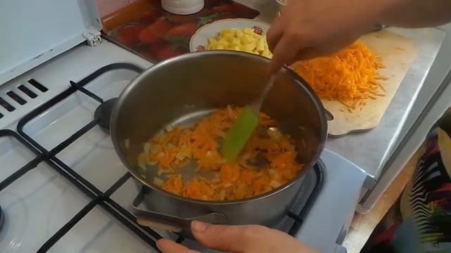 Вкусный и простой суп из тыквы и фасоли.