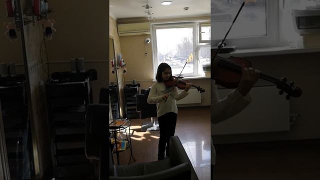 Как можно отблагодарить парикмахера за классную стрижку. смотреть онлайн