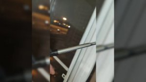 Запениваем швы монтажной пеной
