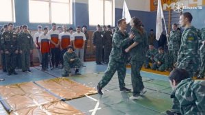 Приёмы самообороны. Молодые казаки показательное выступление.