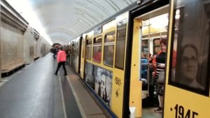 81-740/741.1 Русич Кино победы На станции Семёновская