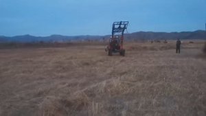 Шифенг 244,  делаем жизнь чуточку легче, погрузка сена