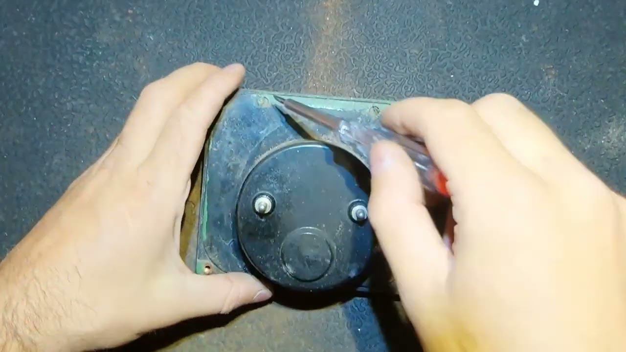 Аналоговый блок питания с механической регулировкой напряжения смотреть онлайн