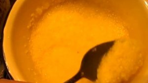 Каша - полента кукурузная.