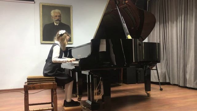 П.Чайковский. «Старинная французская песенка» Д. Шостакович « Шарманка» смотреть онлайн