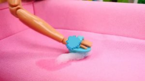 Игры в куклы – Барби завела щенка и опоздала в аэропорт – Сборник видео для девочек Влог Барби