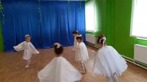 Танец Журавли в старшей группе