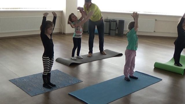 Гимнастика для детей. Растяжка|Gymnastic for kids|Miss Katy gymnastic|Не мисс Николь смотреть онлайн