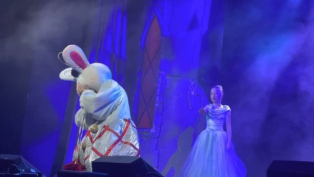 Цирковое шоу «ЩЕЛКУНЧИК. ПРИКЛЮЧЕНИЯ НОВОГОДНИХ ИГРУШЕК» 07.01.2023. 11:00 - «БЕССТРАШНЫЙ ЗАЙЧИК» смотреть онлайн