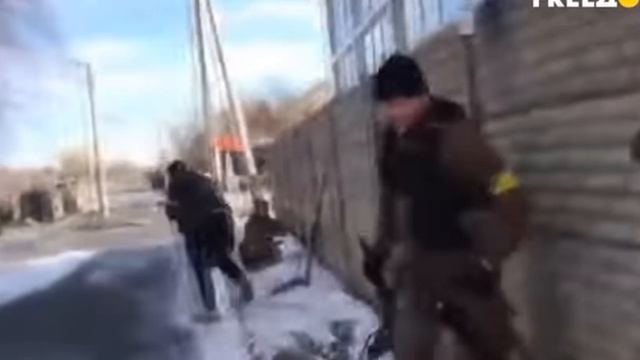 На Украине ограничат выезд за границу женщинам.