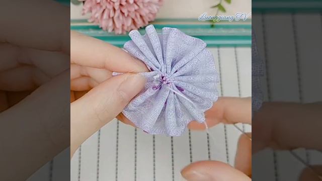 Kẹp tóc hoa cúc | Hướng dẫn làm kẹp tóc hoa cúc смотреть онлайн