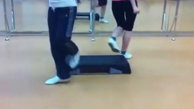 Хореографическая комбинация на степе в парах_1 смотреть онлайн