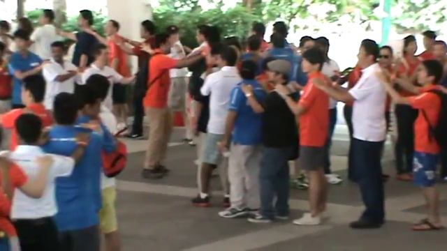 Team Building Activities Singapore - The largest Game Of Scissors-Paper-Stone смотреть онлайн