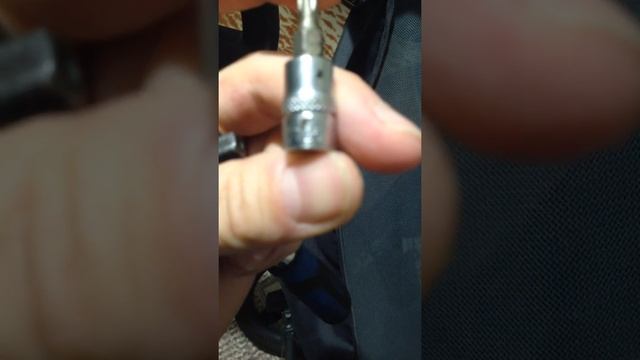 Как снять переднее поворотное колесо детской коляски Cam Dinamico Up смотреть онлайн