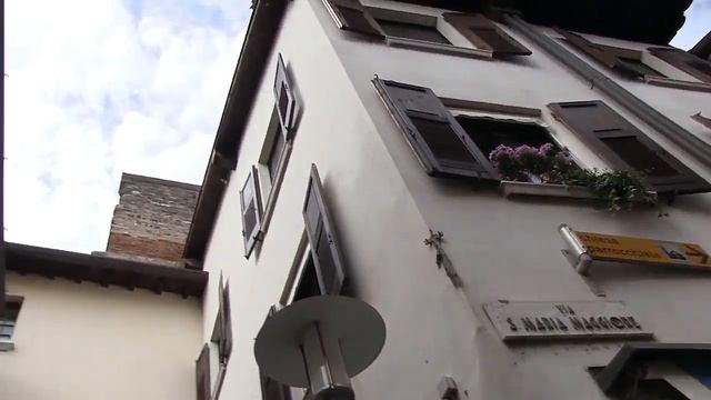 Италия. В курортном городке СИРМИОНЕ. Italy. In the resort town of SIRMIONE смотреть онлайн