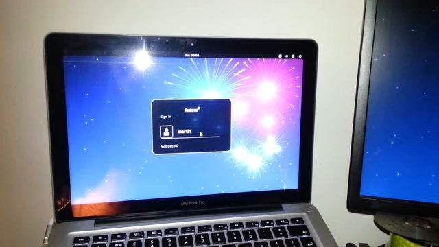 MacBook Pro 13 Late 2011 runnig Fedora GNULinux 17 64bit