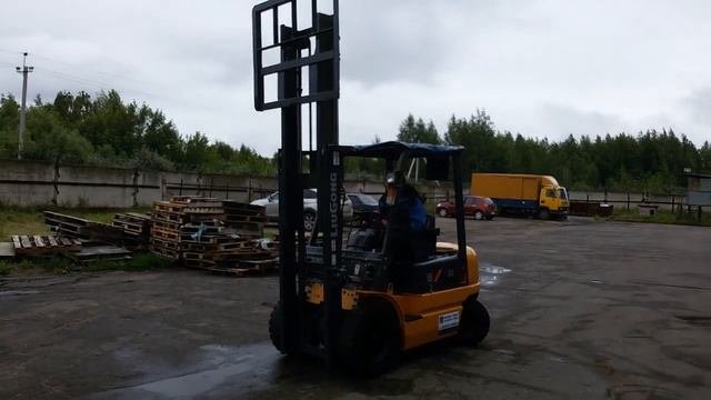 Вилочный дизельный погрузчик LiuGong CPCD20 (Грузоподъемность 2000кг) из Китая.