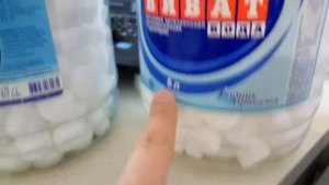Купил мешок Мозырьсоль 25 кг.