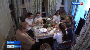 Многодетная семья Семеновых возлагает множество надежд и строит грандиозные планы на Год Семьи