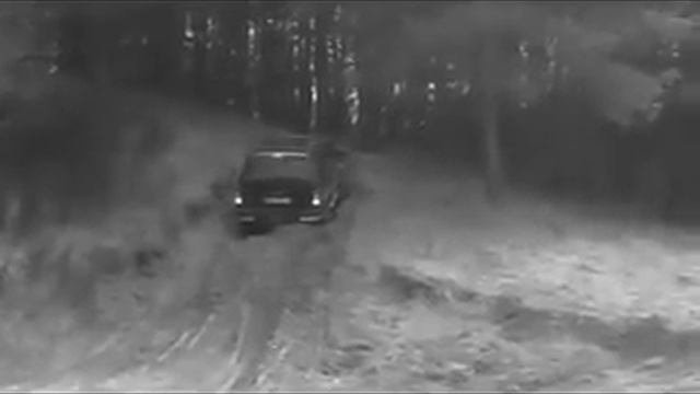Jeep Cherokee XJ vs Ford Explorer! Can't touch this! смотреть онлайн