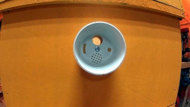 ДЛЯ ЧЕГО НА ЛЕТКАХ УЛЬЕВ СТОЛЬКО ОТВЕРСТИЙ И КАКУЮ РОЛЬ ОНИ ВЫПОЛНЯЮТ?