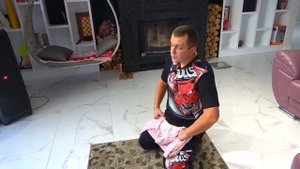 МАЛЬЧИК в БАБСКИХ ОДЕЖДАХ. ДРУЗЬЯ ЗАСМЕЯЛИ ШЕРЛОКА. БРОС ШОУ ПЕТ