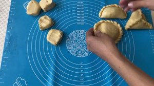 10 СПОСОБОВ ЛЕПКИ САМСЫ. Самса түю әдістері.

самса
самса в духовке
как приготовить самсу
лепитсамс