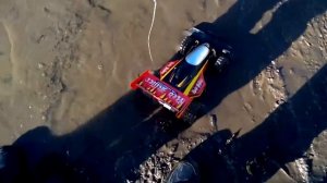 Машина на пульте управления ездила по грязи и льду