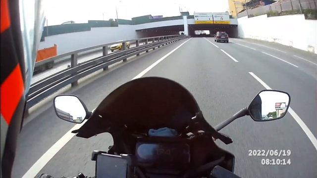 Honda CBR 650R, когда немножечко проспал. смотреть онлайн