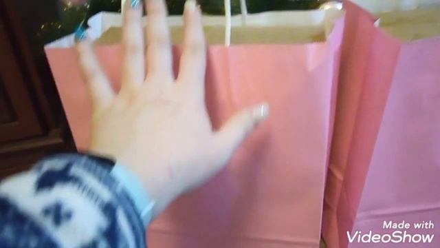 Виталик и Ангелина / Заказала подарочные боксы для подруг?? смотреть онлайн