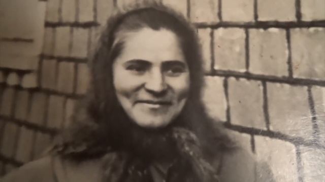 МОЕ ПРОШЛОЕ/СЕМЕЙНЫЙ АЛЬБОМ/МОЛОДЫЕ РОДИТЕЛИ смотреть онлайн