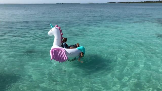 МАЛЬДИВЫ / ЛЕЧУ  на МОРЕ / ПУПСИ КИРА // для детей // for kids // children