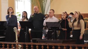 Зачем, мой Господь, Ты оставил всех ангелов в Небе?