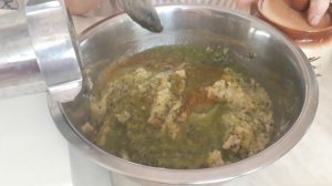 Аджика из крыжовника малахитовая.