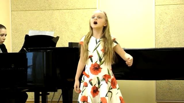 "Звездопад" Слова Н. Добронравова Музыка А. Пахмутовой, исполняет Соня Шеховцова , 9 лет смотреть онлайн