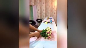 HOW TO MAKE A BOUQUET. (Lisianthus)