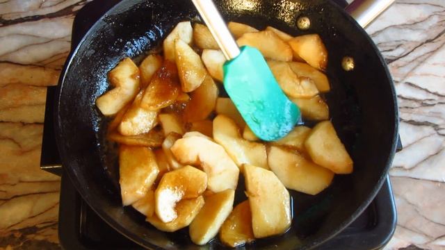 Знаменитая Шарлотка на сковороде. Самый простой рецепт любимой Шарлотки