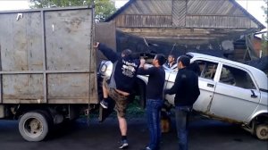 Как погрузить Волгу в Газель