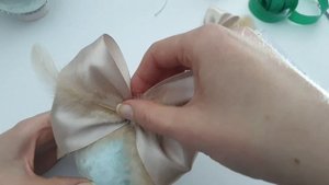 Бант на новогодний шар