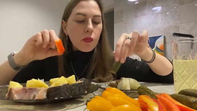 ? МУКБАНГ СКУМБРИЯ ? Картошка Овощи??? Рассол? EATING? MUKBANG? Приятного аппетита? #Тюмень смотреть онлайн