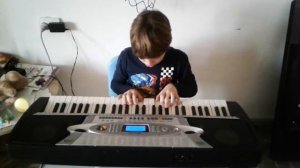 Bravis KB-760 Умка на пианино, Ложкой снег мешая на пианино, Let it snow on piano