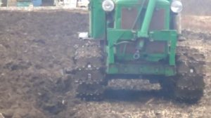 пахота огородов трактором т-74   3 ноября 2021