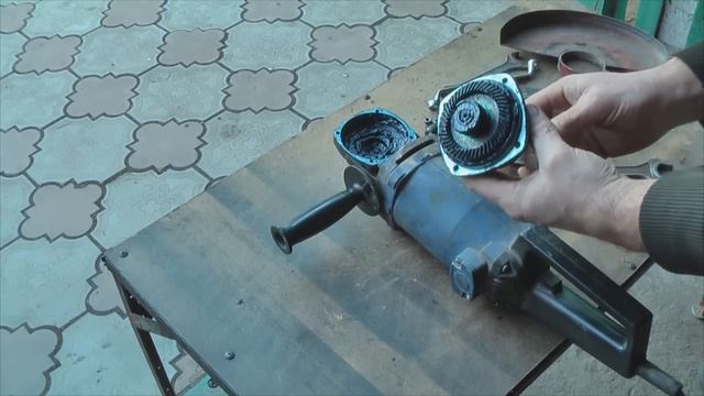 Чем и как смазать болгарку. Смазка для вечной работы угловой шлиф- машинки.